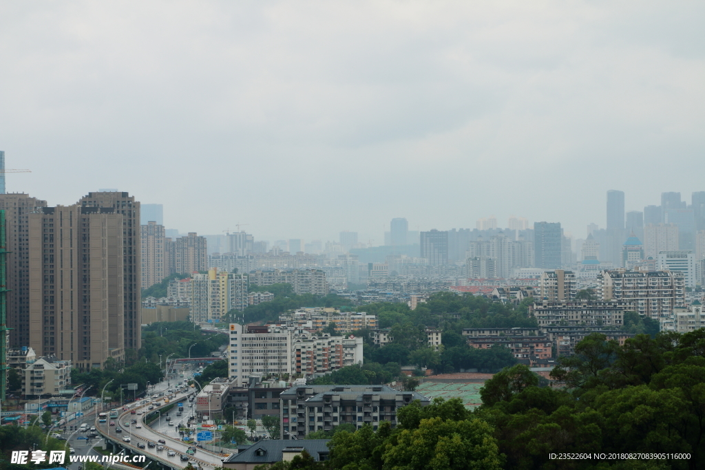 雨中福州市区