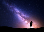 星空下的拥抱情侣图片