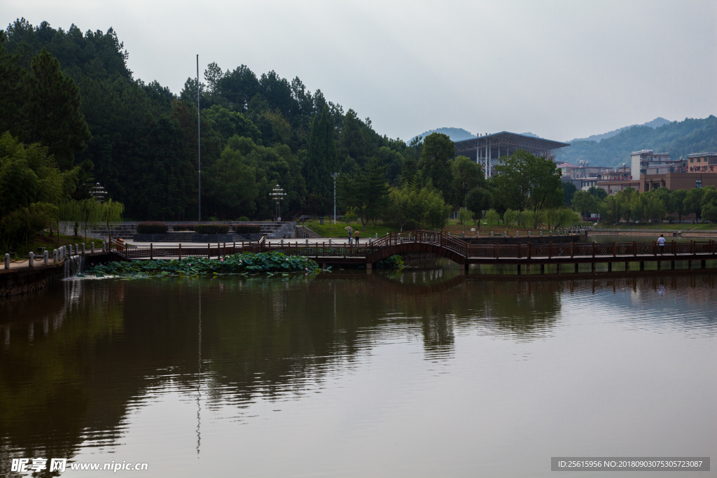 景德镇陶瓷大学