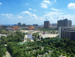 蓝天下的城市