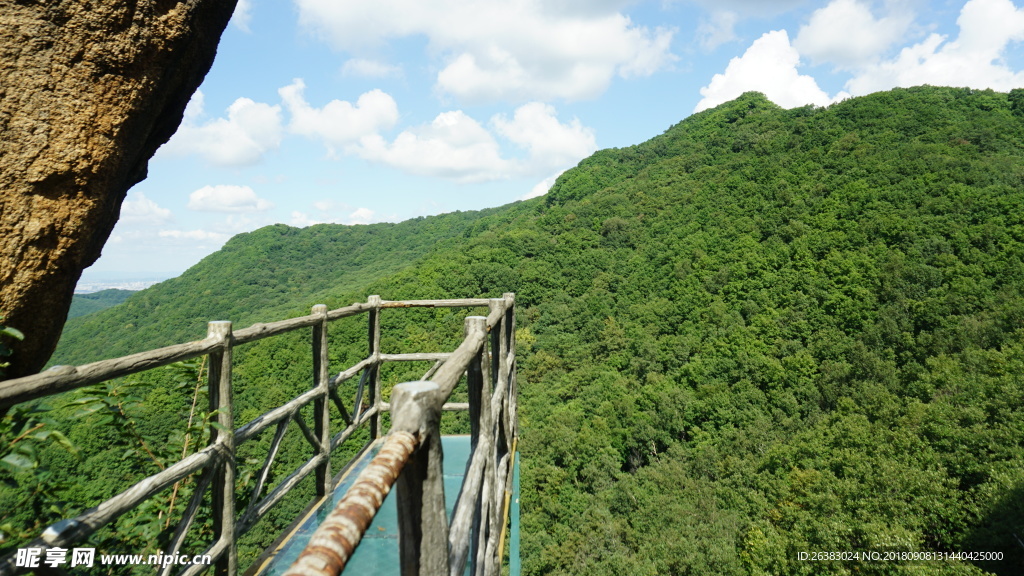 朱雀山玻璃栈道