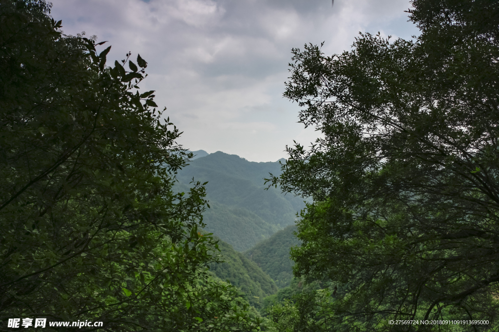 重渡沟山峰