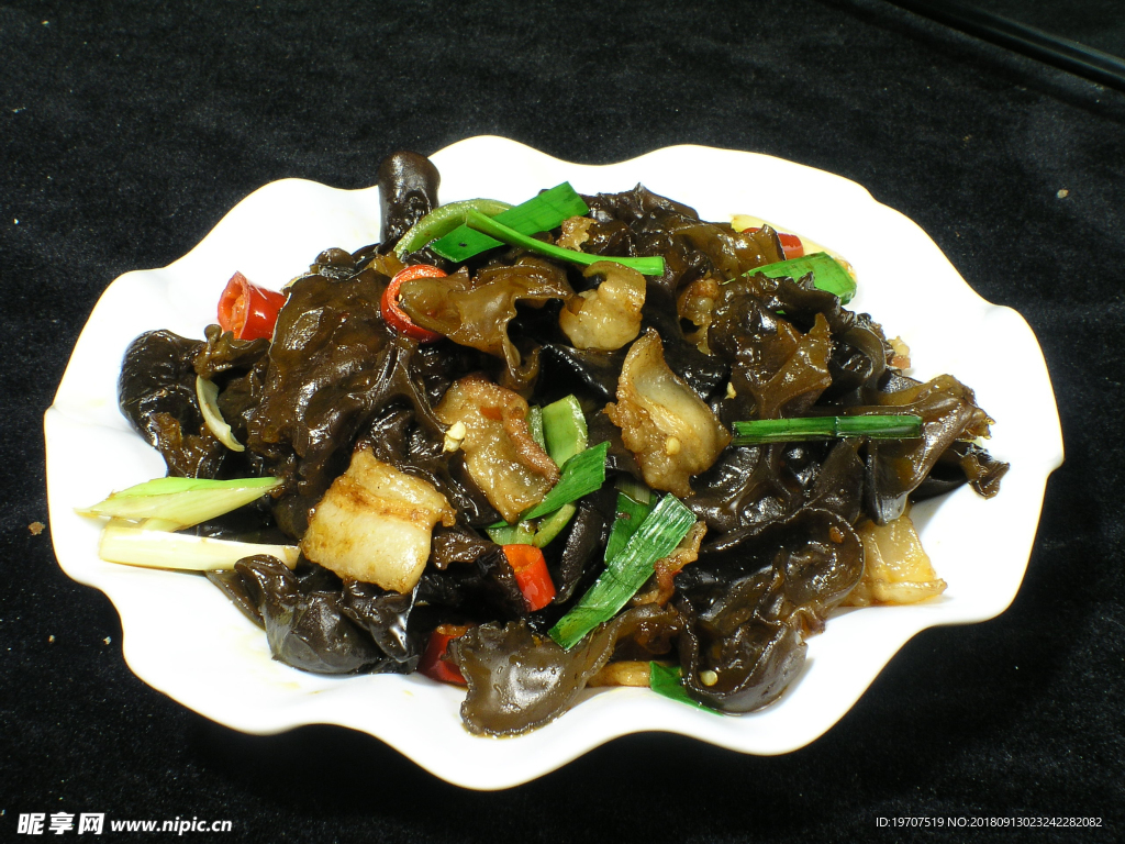 木耳小炒肉