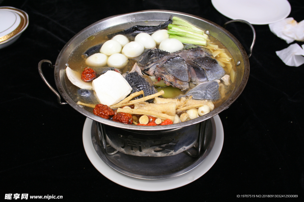 乌鸡锅仔