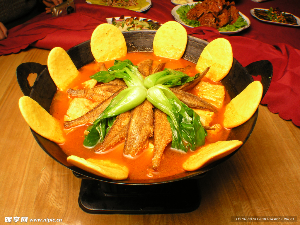 贴饼黄鱼