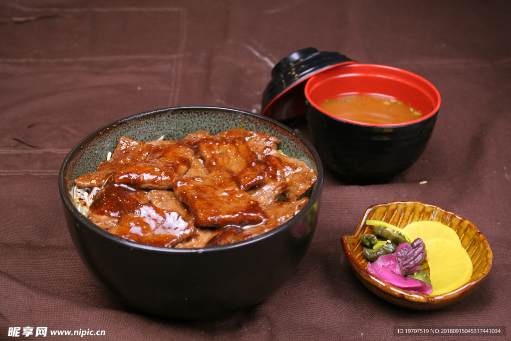 烧肉盖饭