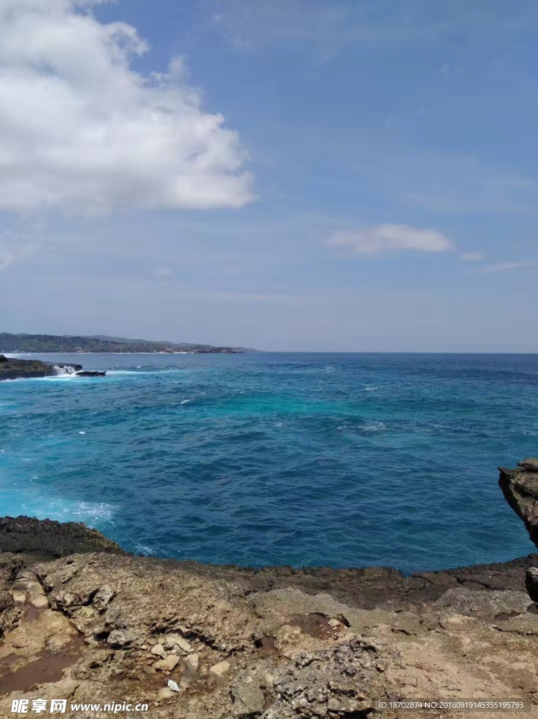 海水拍岸