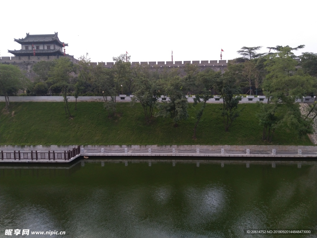 护城河美景