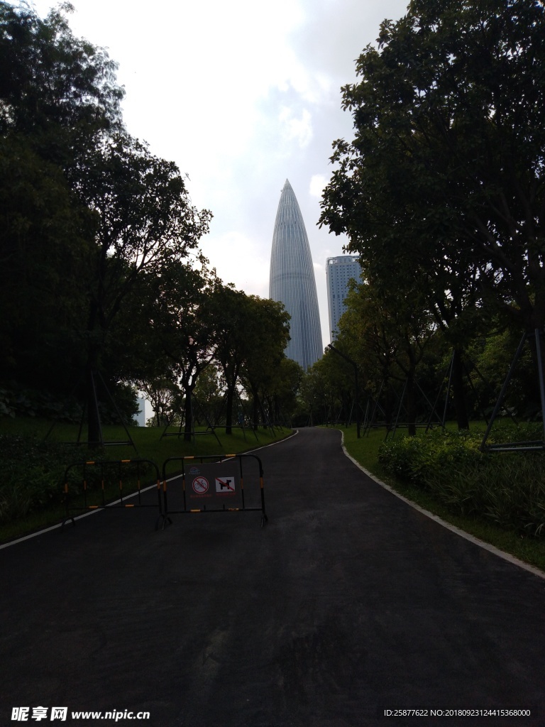 公园 公园道路 逛公园 市公园