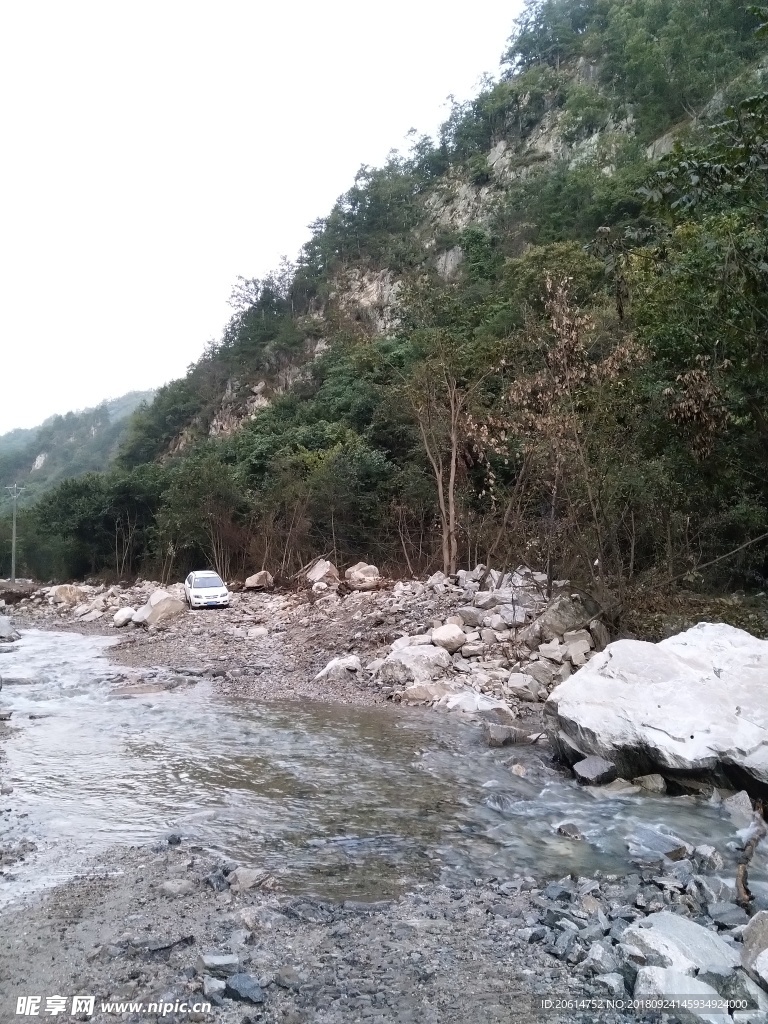 清晨里的大山风景