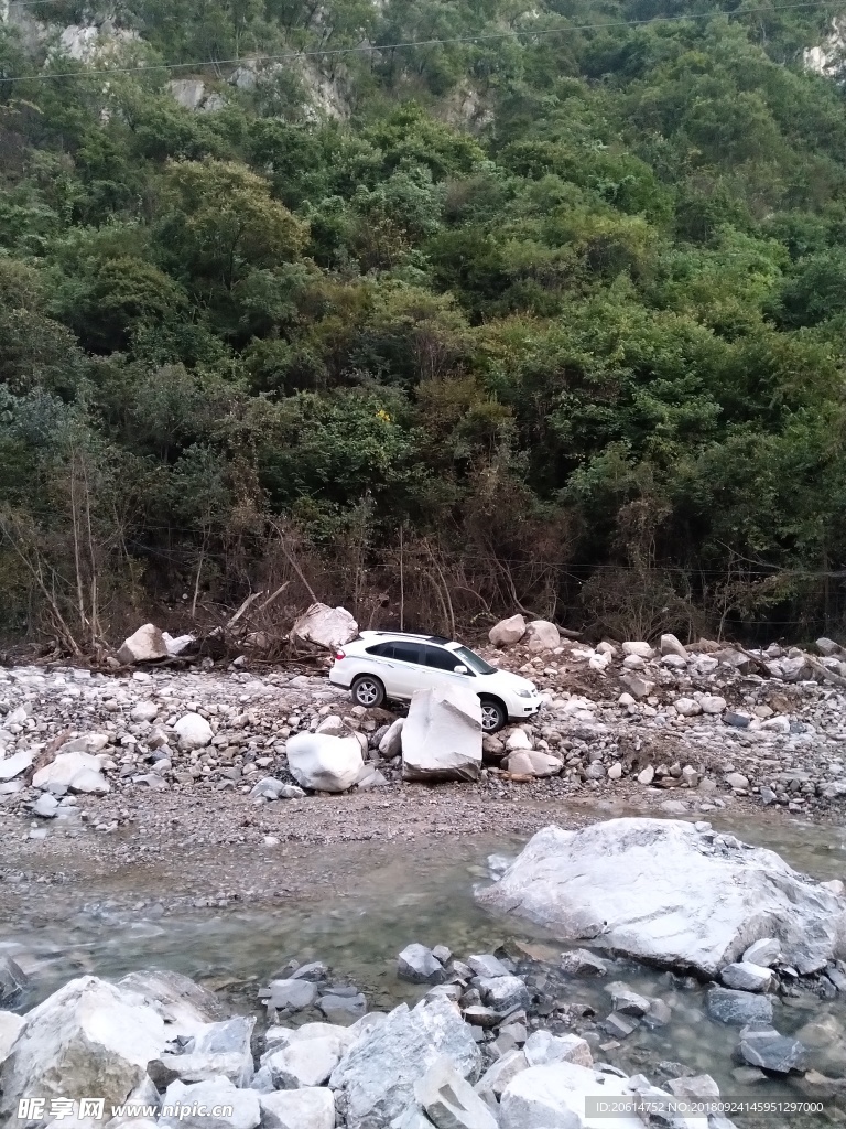 清晨里的大山风景