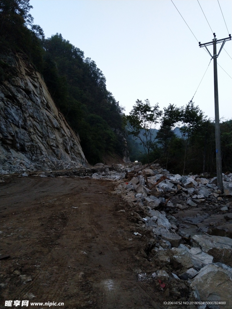 清晨里的大山风景