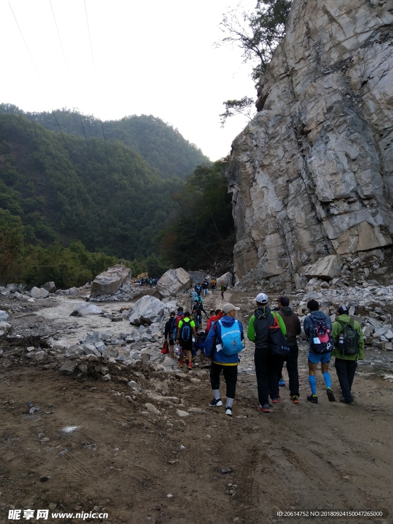 清晨里的大山风光