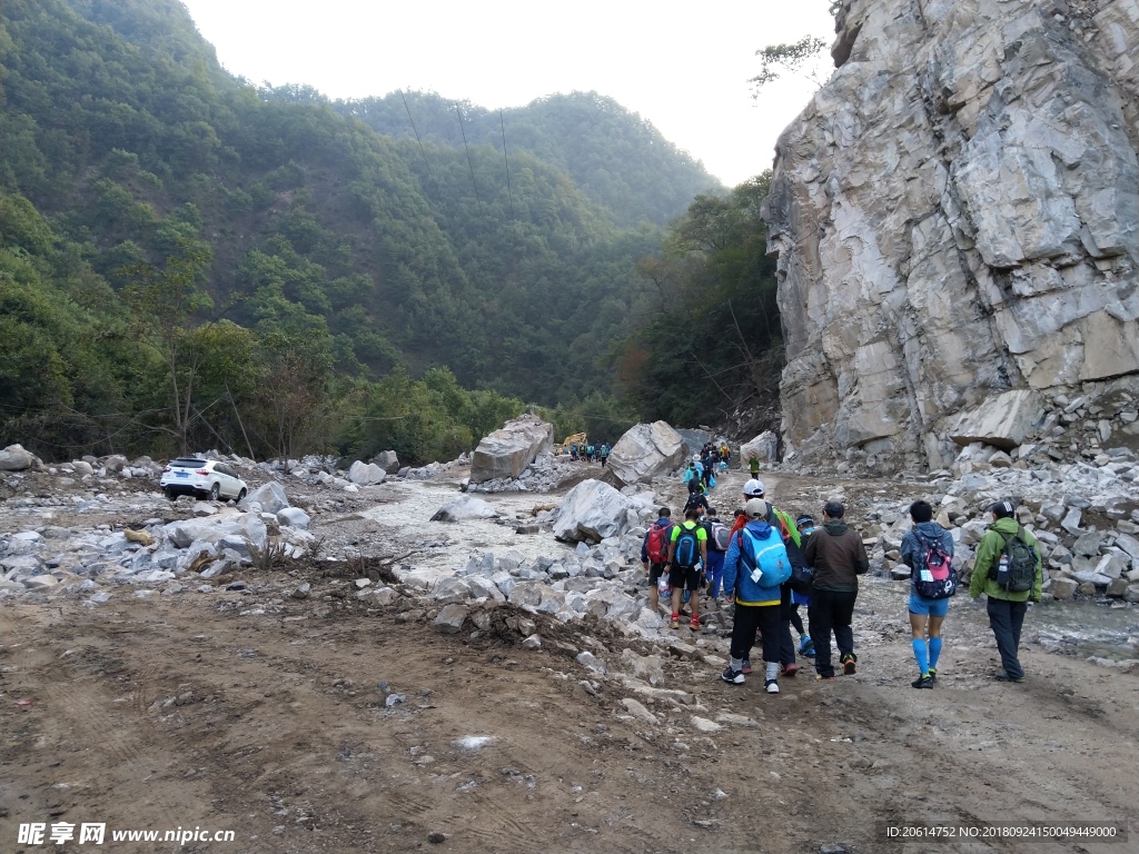 清晨里的大山风景