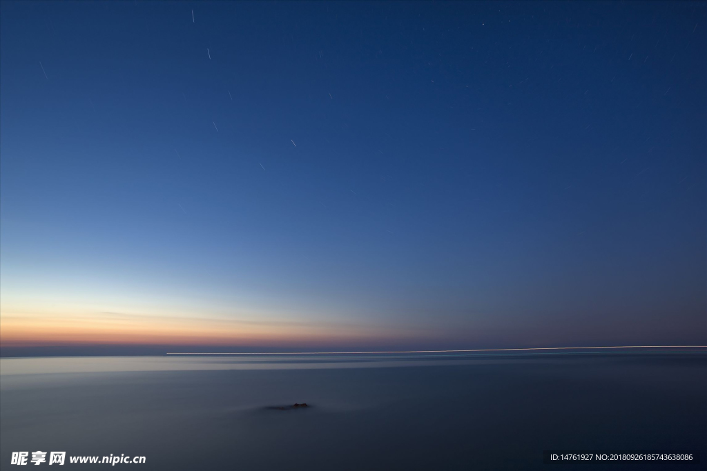 天空 开阔 海  江岸  水