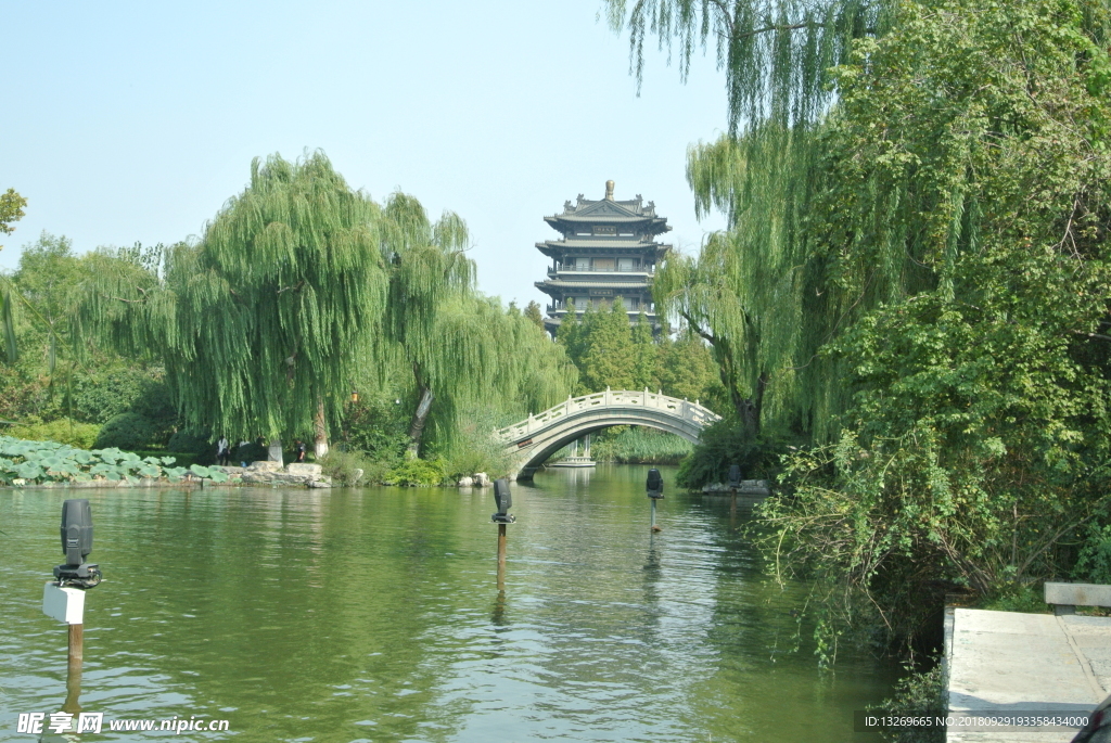 大明湖  济南大明湖   济南