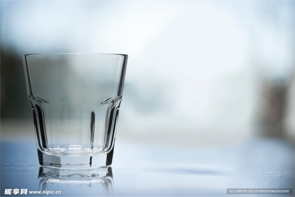 玻璃杯