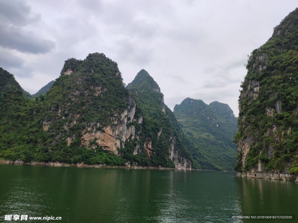 万峰湖景区