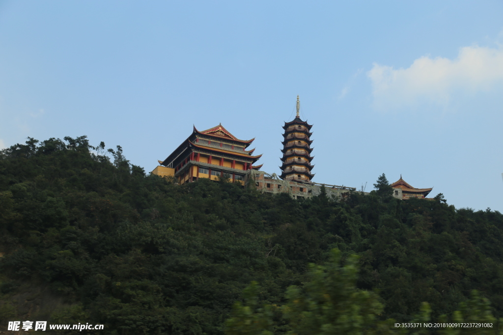 山顶寺庙