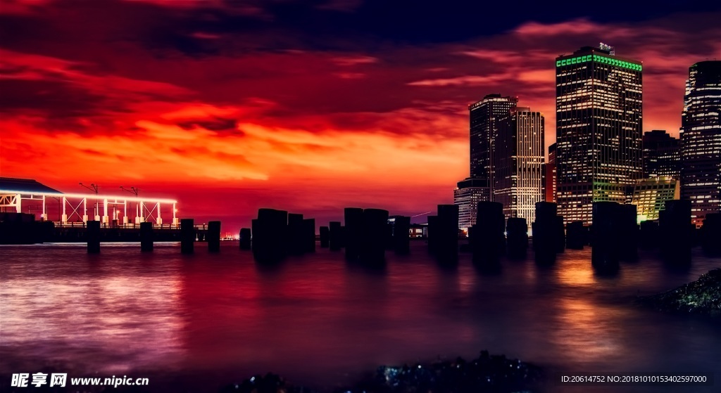 夕阳下的城市风景
