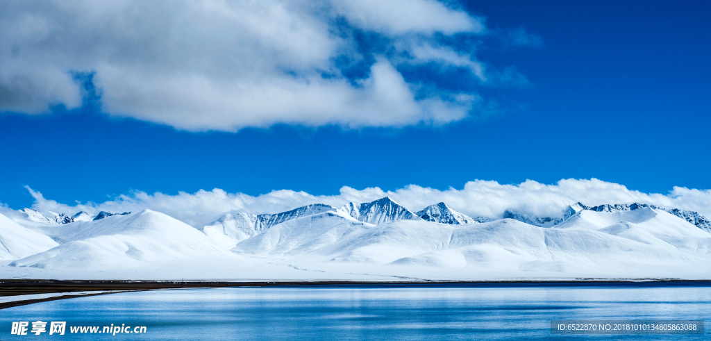 雪山湖泊风景