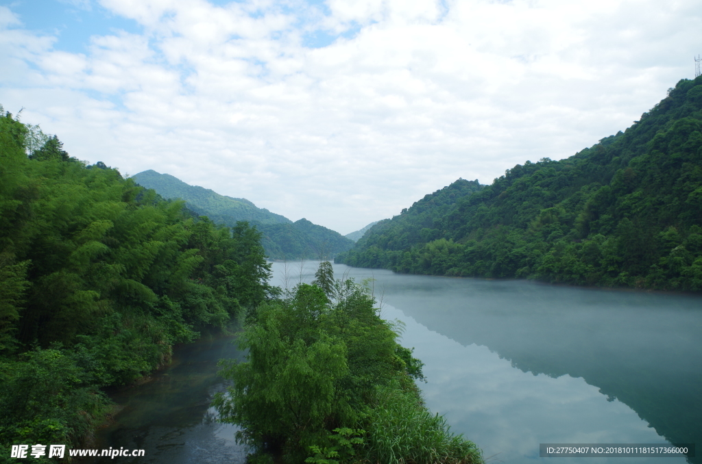 东江湖  雾漫东江之景 摄影图