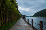 湖边古村落
