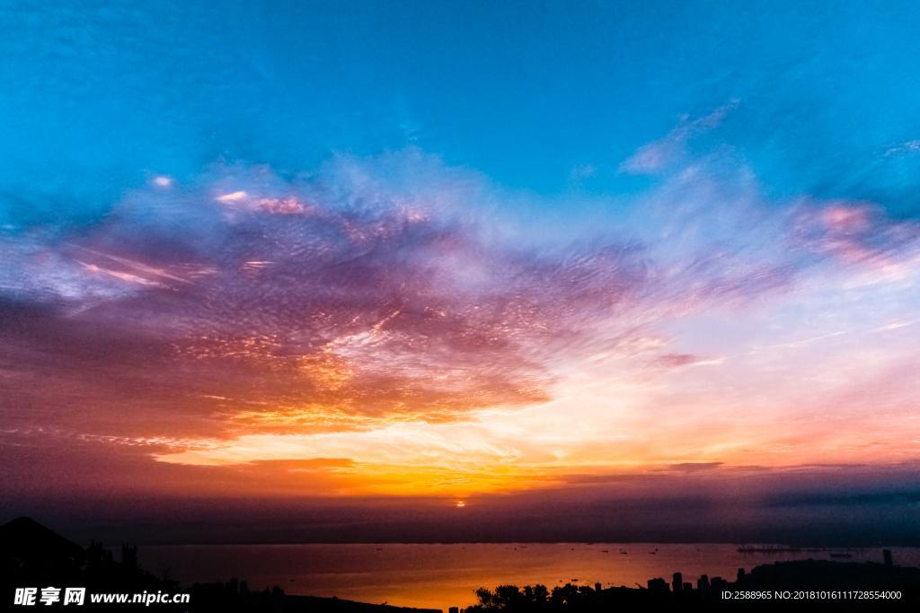 天空 唯美夕阳 云层   云朵