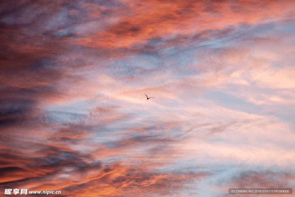 天空 唯美夕阳 云层  云朵