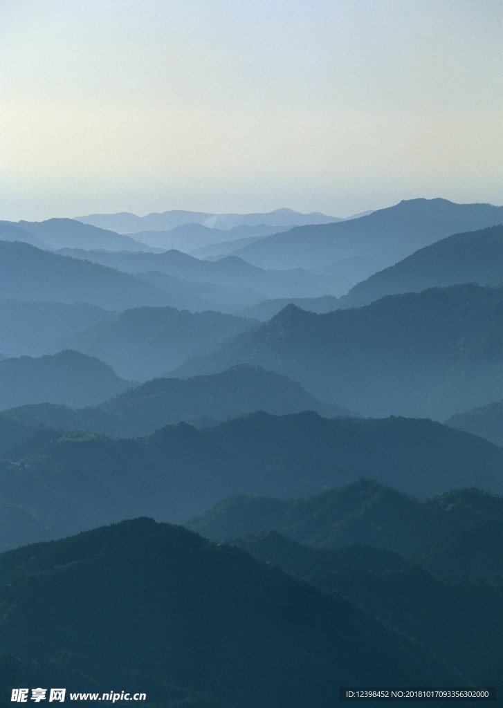 群山美景