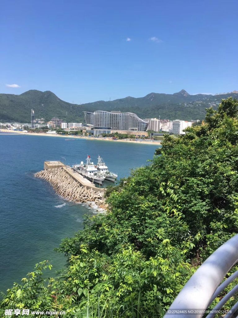 蓝天 湖水