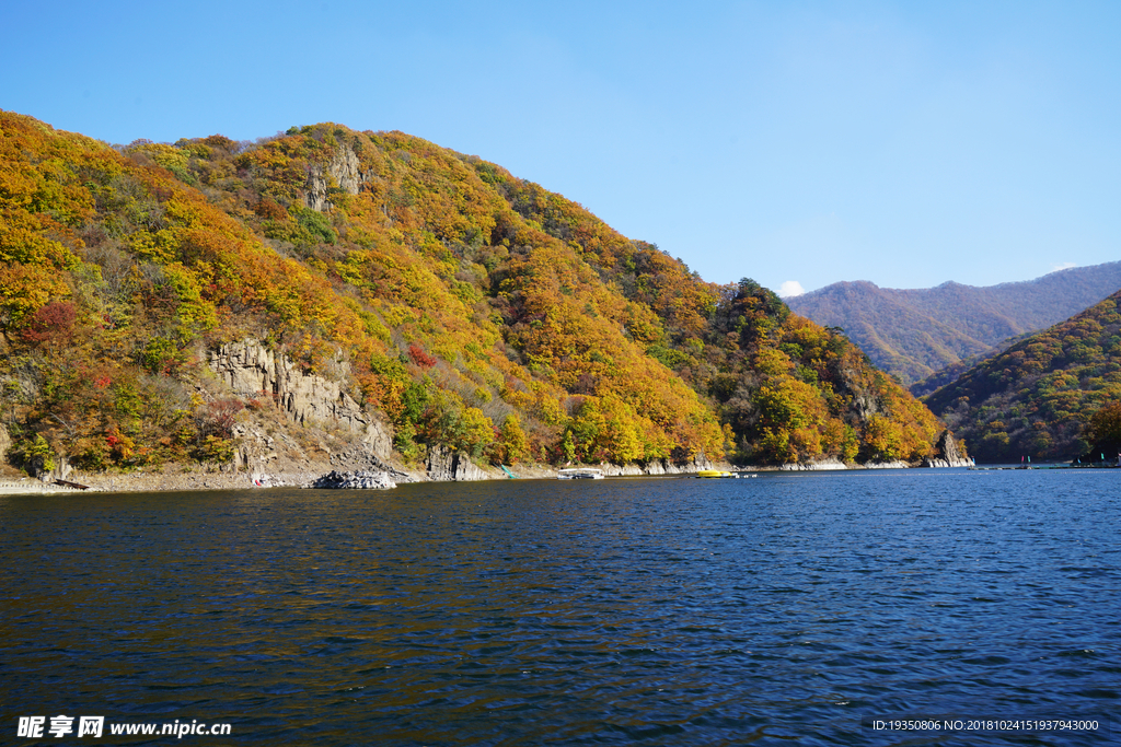 本溪关山湖 秋季 景色