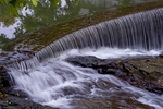 山涧溪水