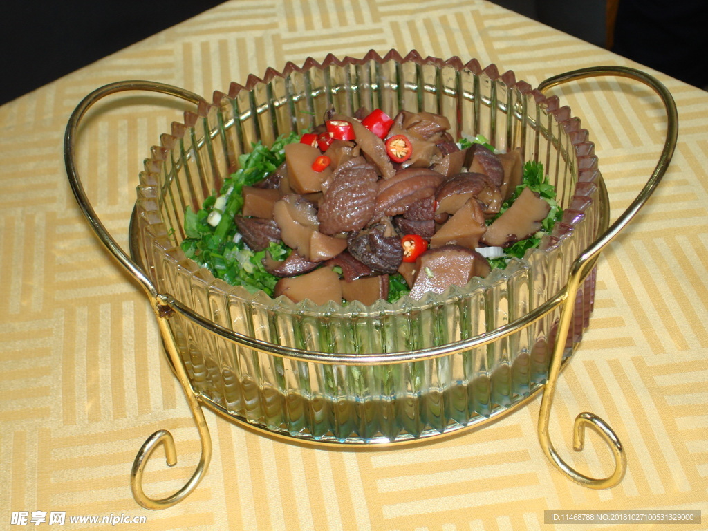 家炖蘑菇猪肉