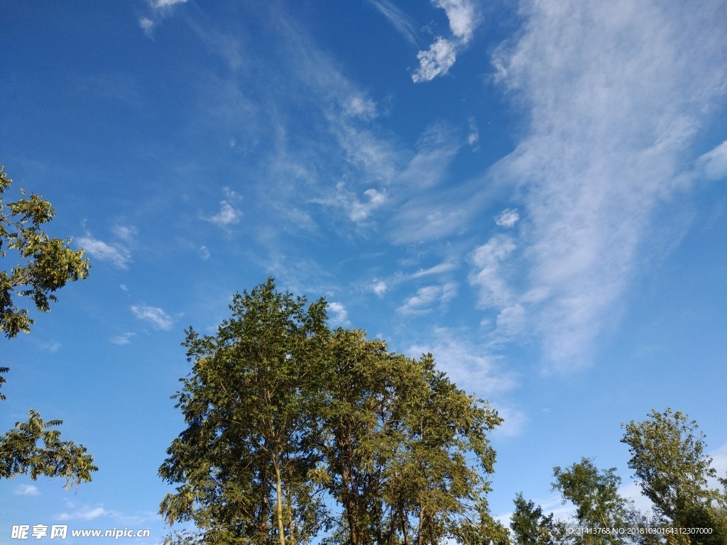 蓝天白云天空