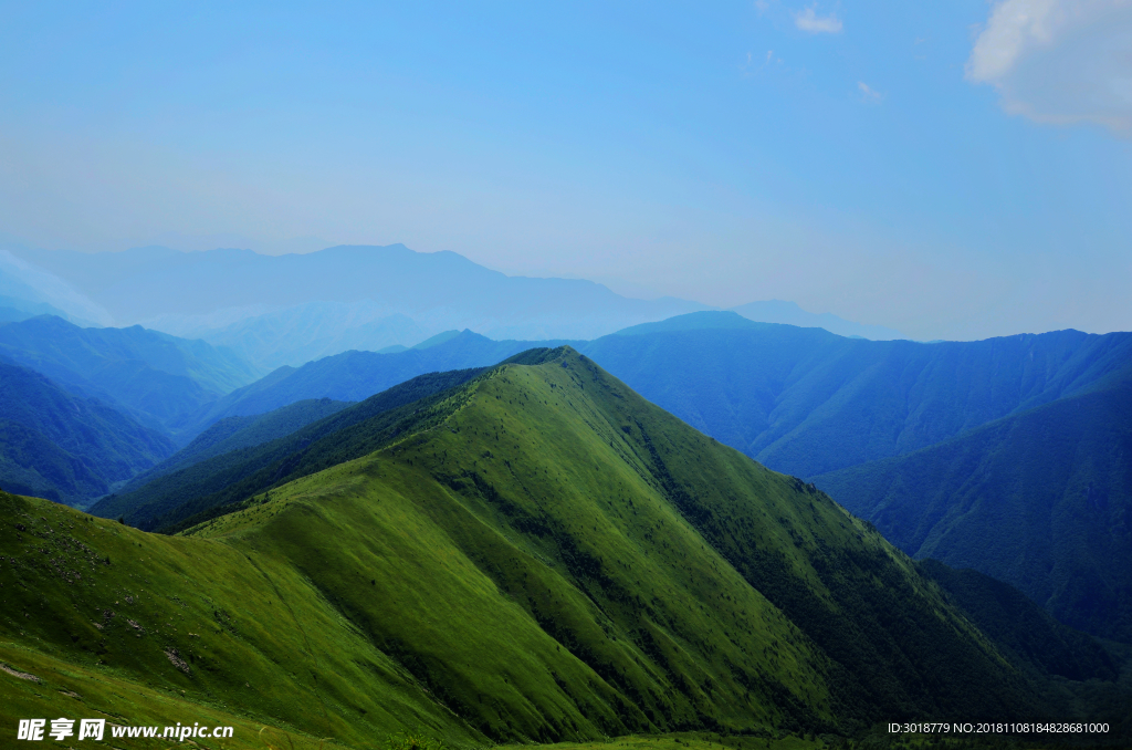 山峦叠翠