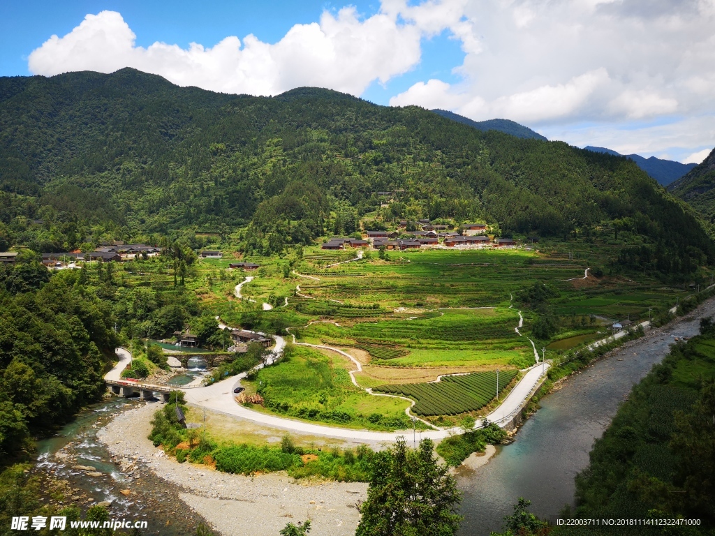 恩施盛家坝山村风光