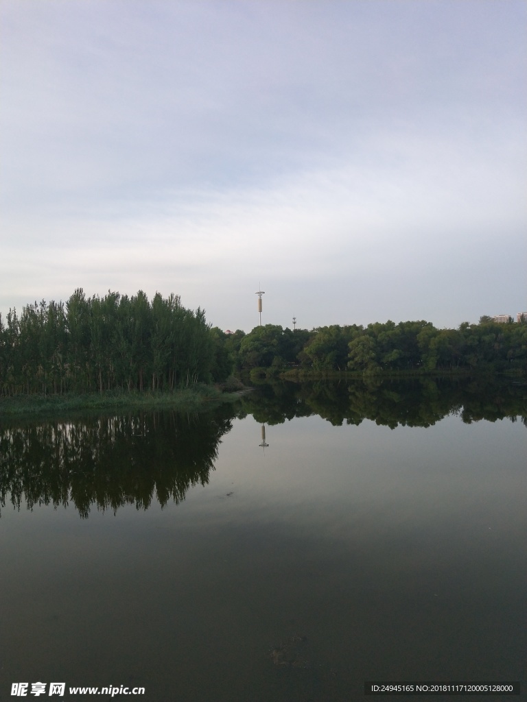 龙沙湖水