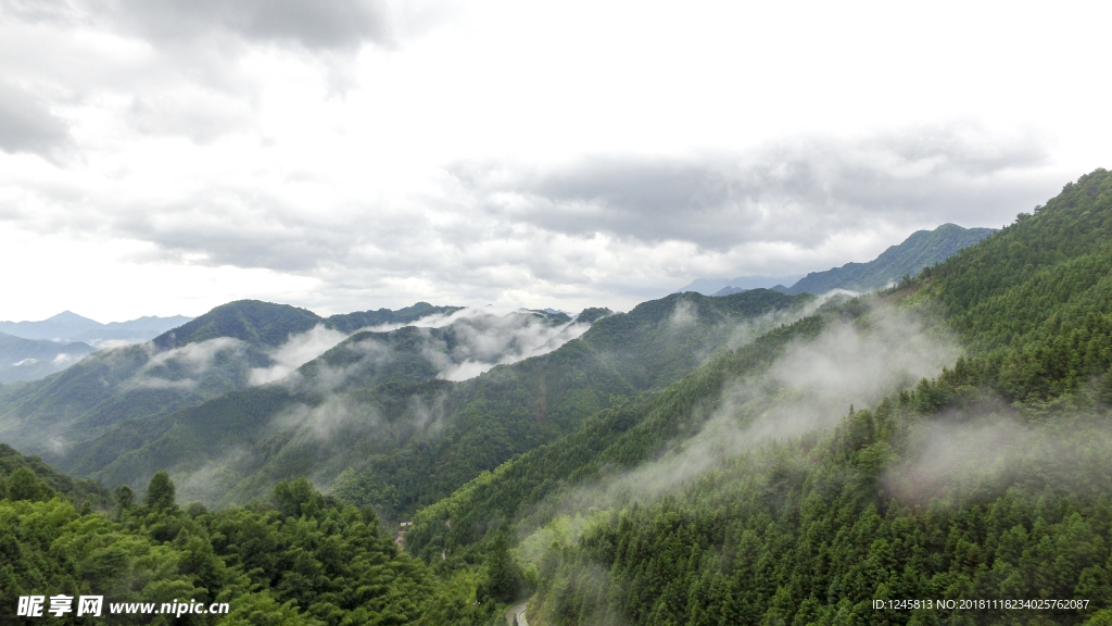 山岳风光