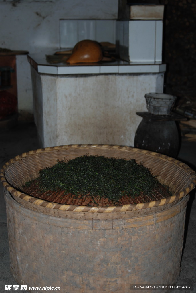 徽州 黄山 野茶  烘干茶叶