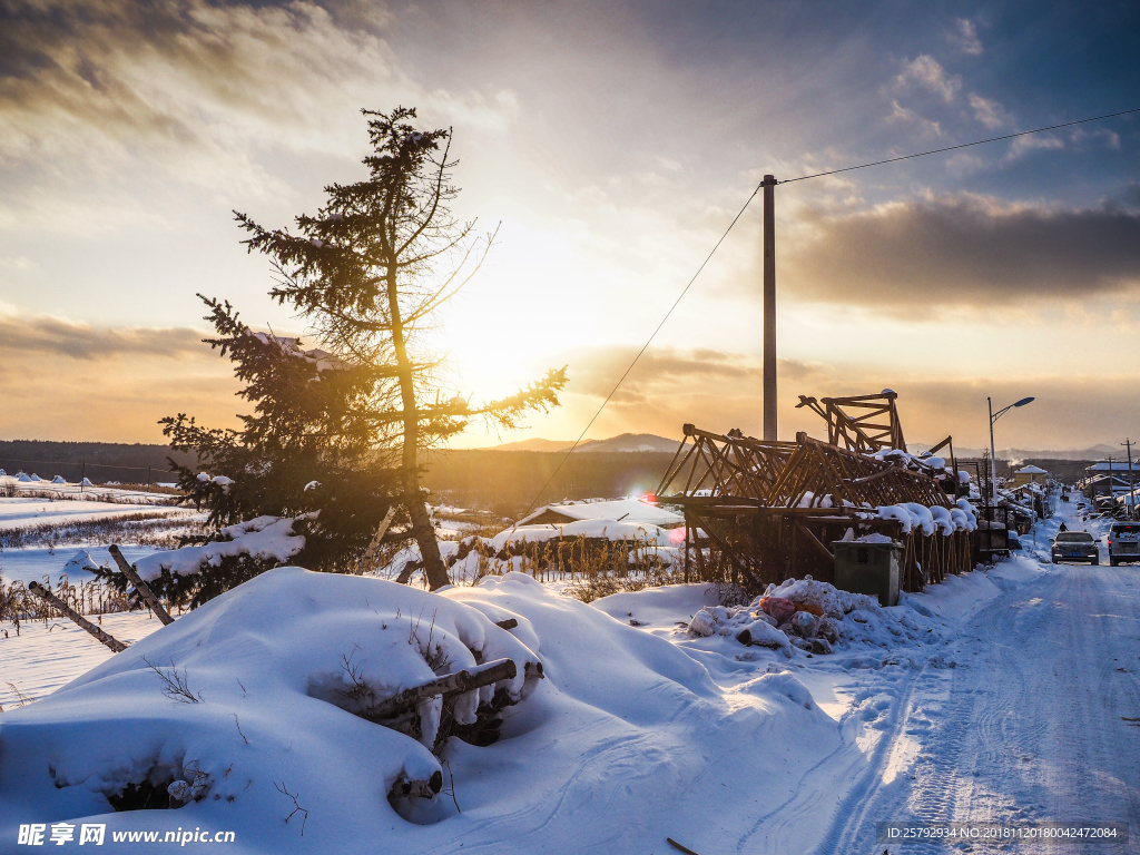 东北日落黄昏雪景