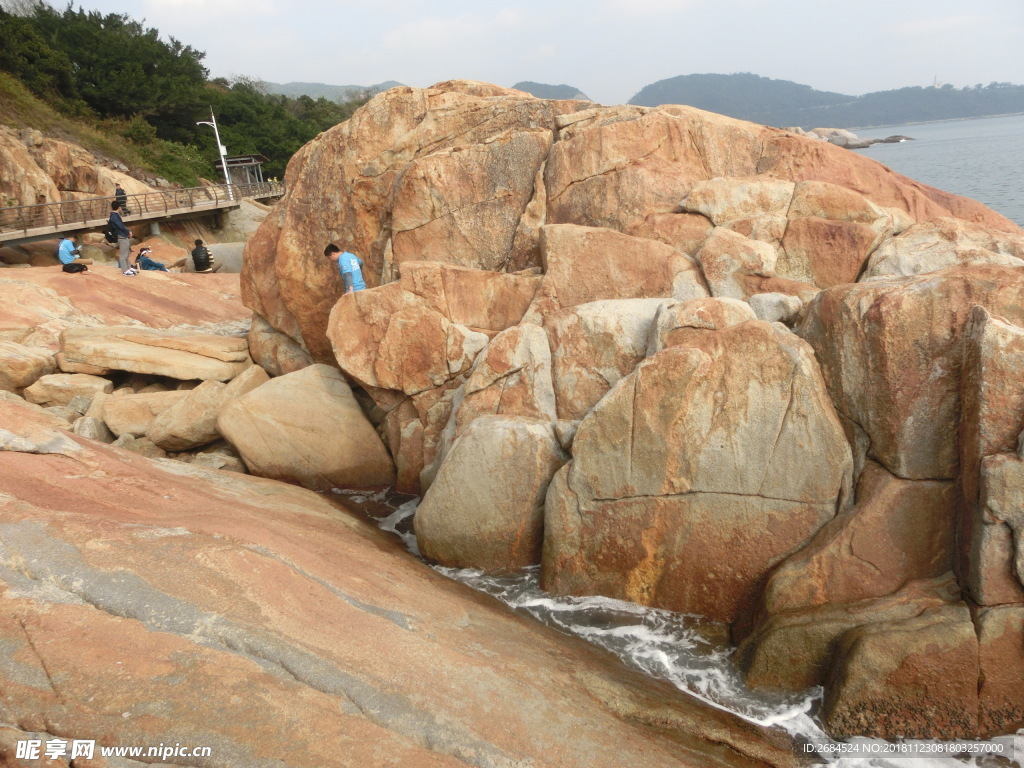 海边石头海浪岩石海边