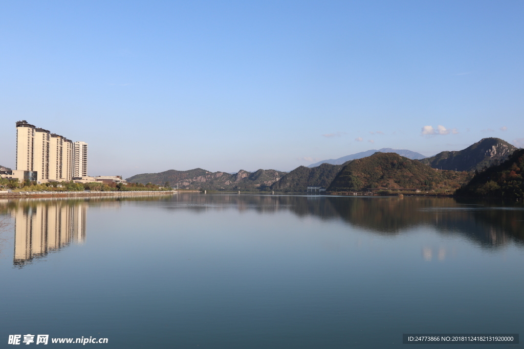 湖光山色