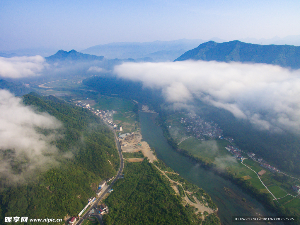 航拍石台美景