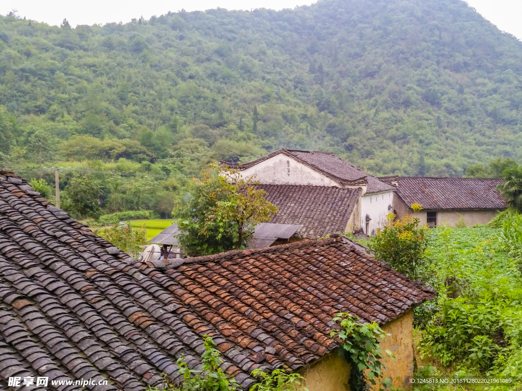 贫穷山村