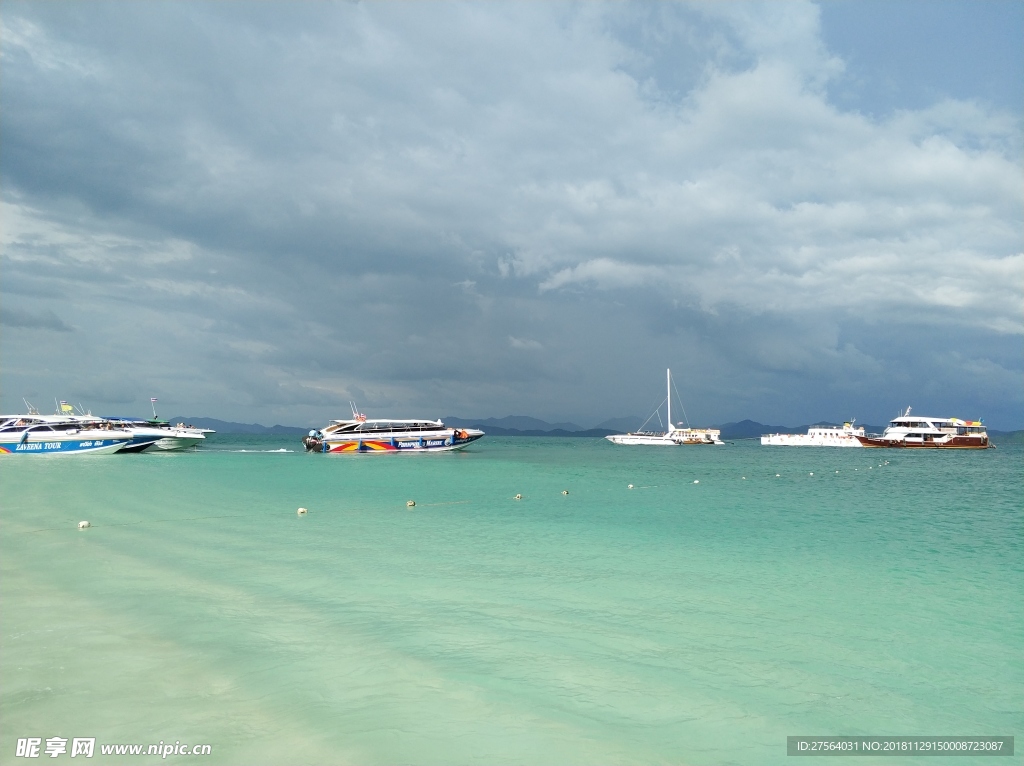 泰国普吉岛海岛海水海景游艇