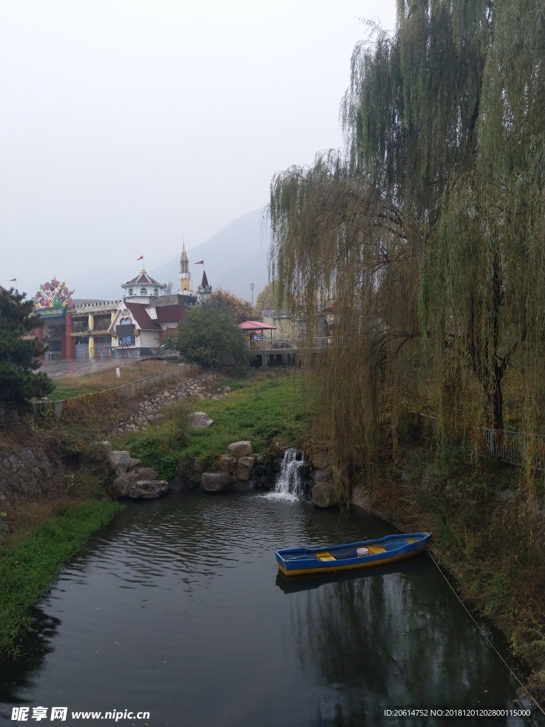 公园河道风景