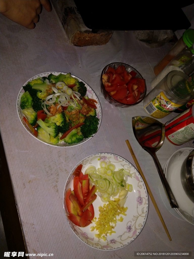 桌子上的美食