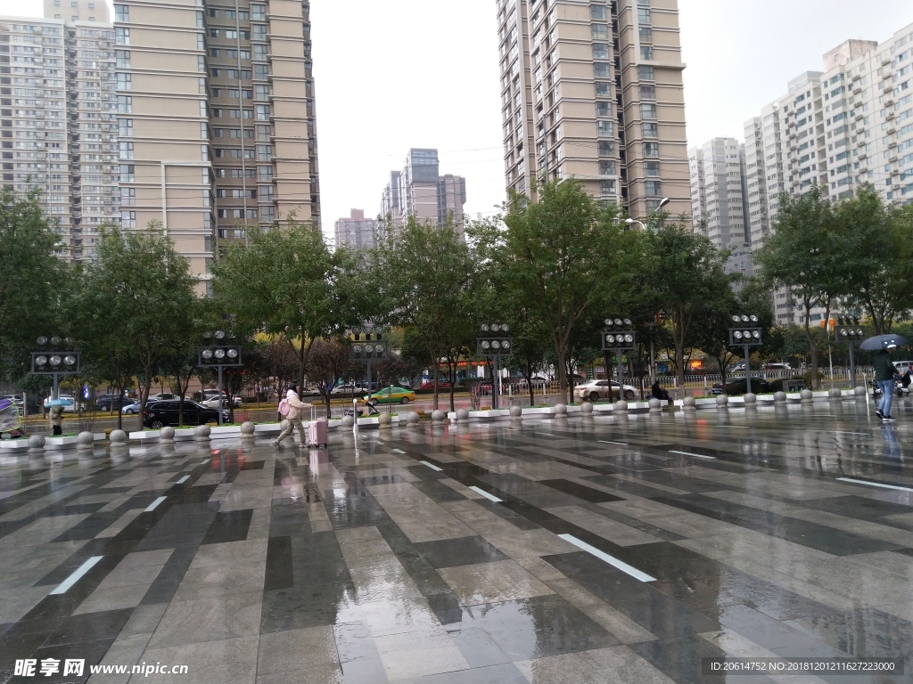 雨天的城市街道