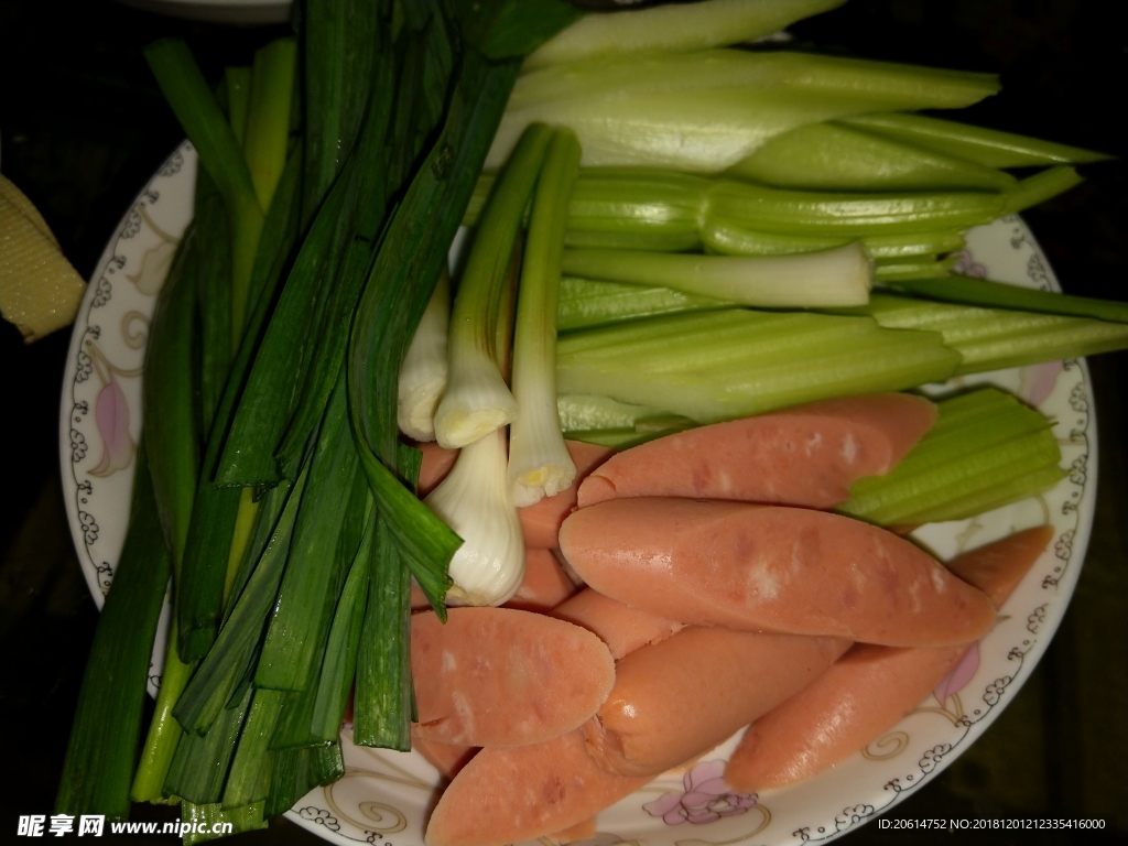 碗里的食材
